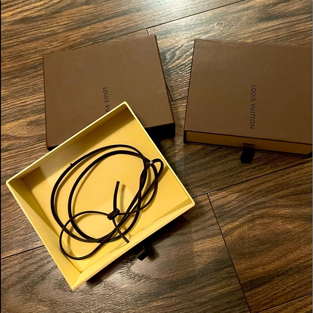 2 Lv wallet box